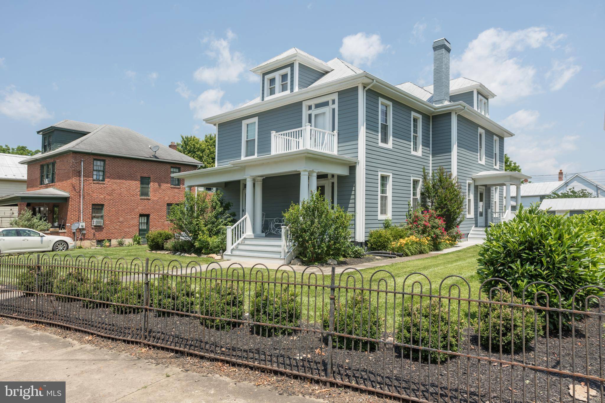 220 WINCHESTER AVE, Moorefield, WV 26836