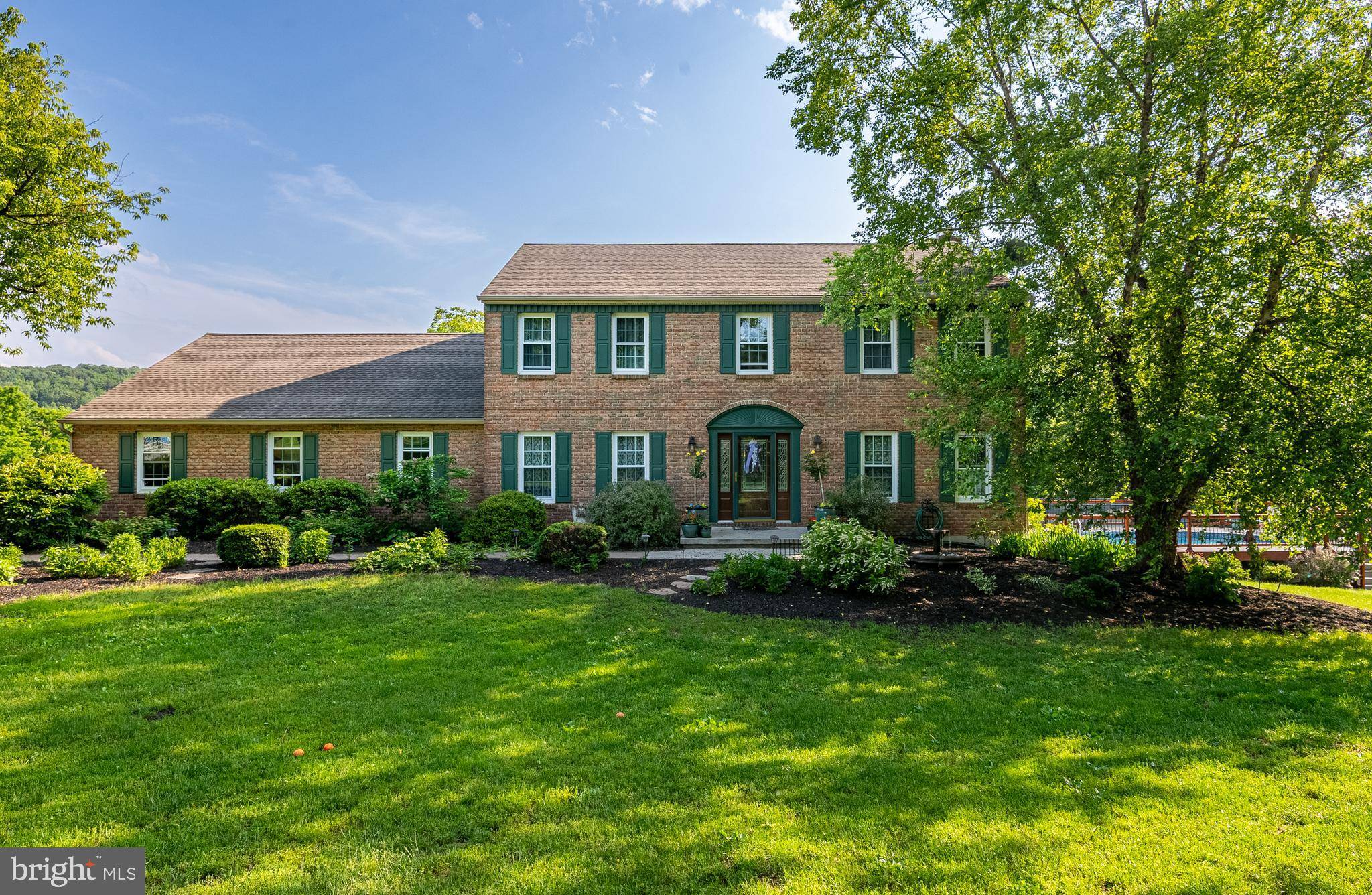 1024 HILLTOP RD, Leesport, PA 19533