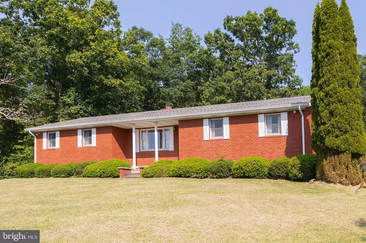 Ridgeley, WV 26753,598 KNOBLEY RD