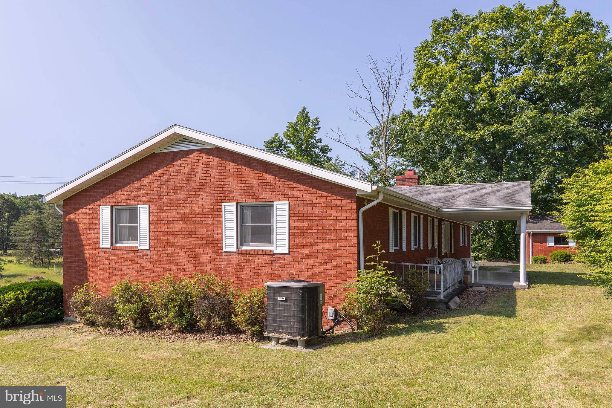 Ridgeley, WV 26753,598 KNOBLEY RD
