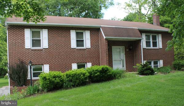 951 CAPE HORN RD, York, PA 17402