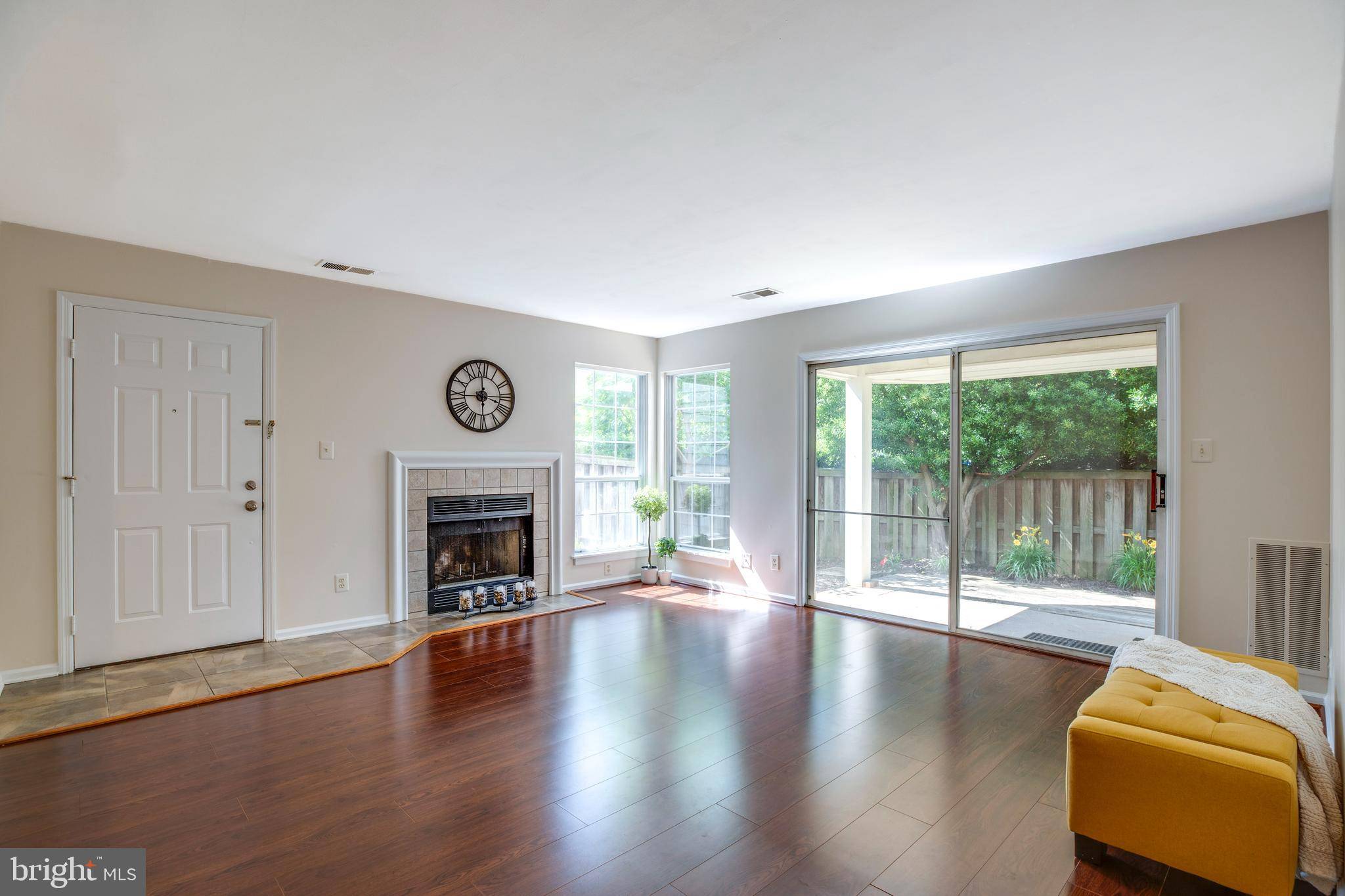 Alexandria, VA 22312,4505 HAZELTINE CT #E