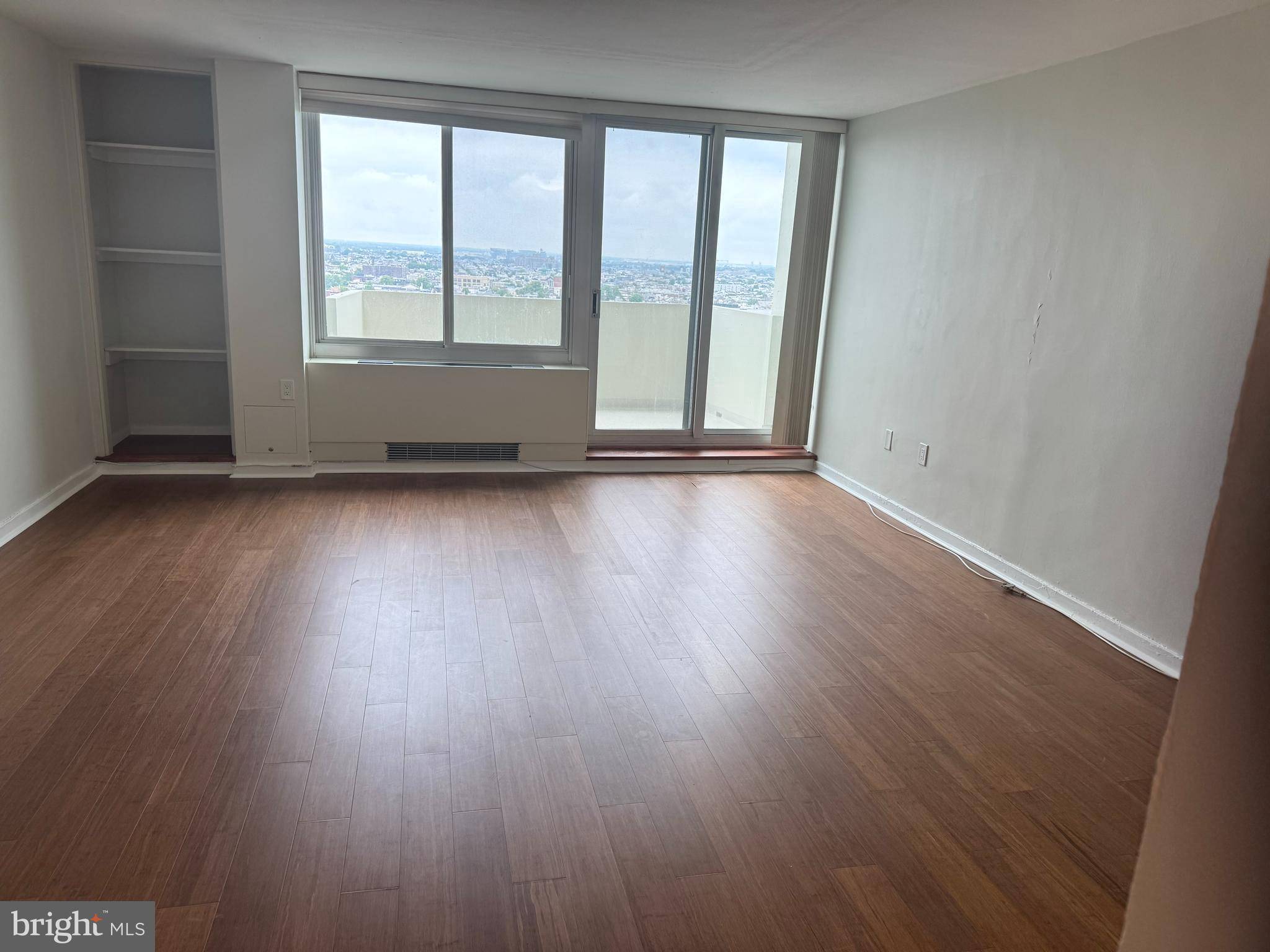Philadelphia, PA 19106,604-36 S WASHINGTON SQ #1611