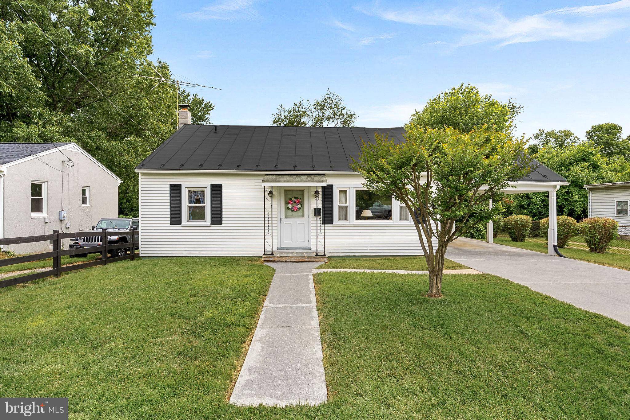 23 W FAIRFAX ST, Berryville, VA 22611
