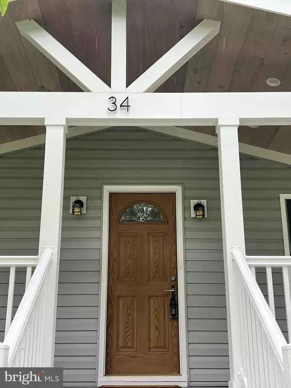 Fredericksburg, VA 22405,34 HORNETS NEST LN