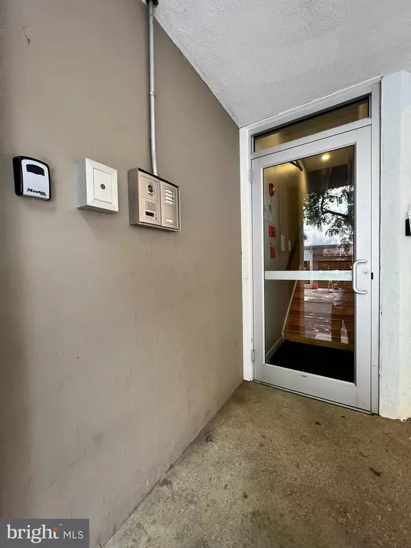 Philadelphia, PA 19107,1120 WALNUT ST #2B