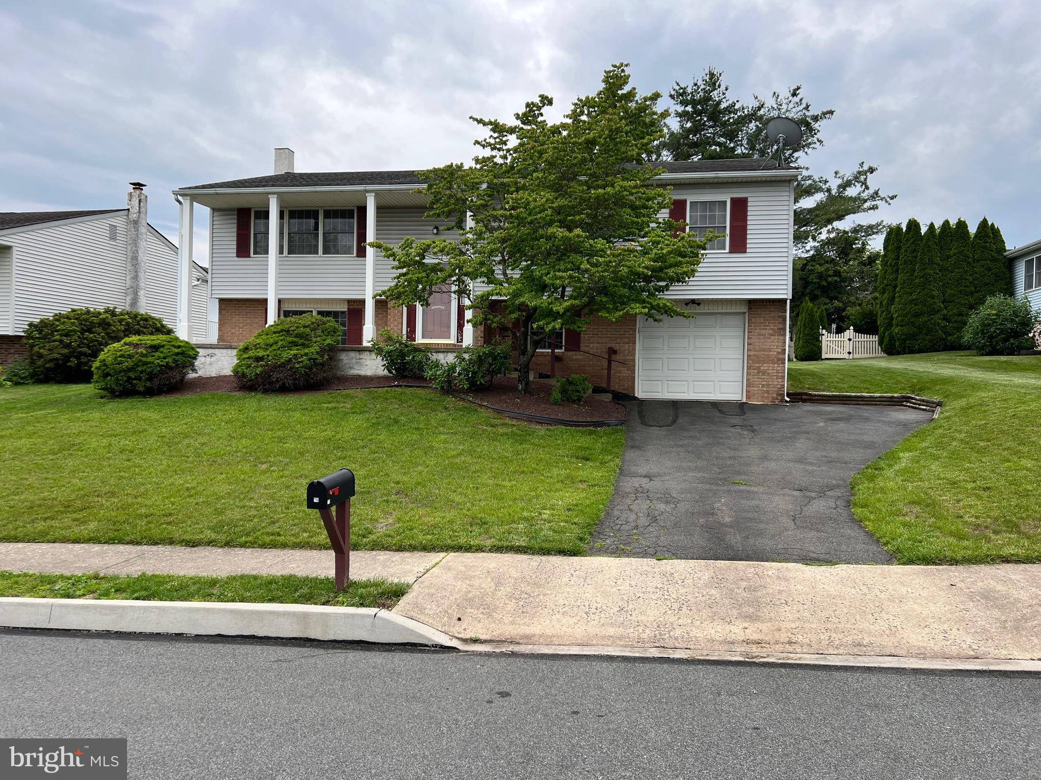 70 EISENHOWER DR, Boyertown, PA 19512