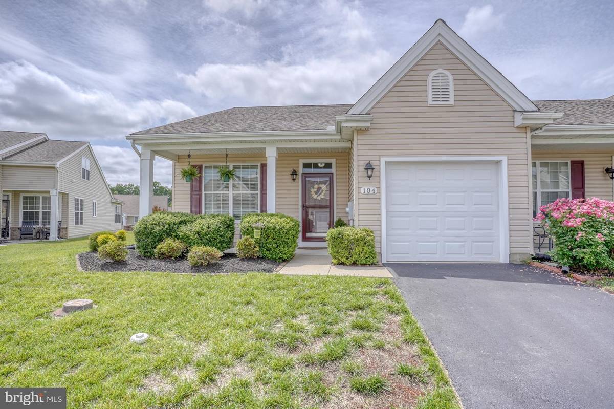 Smyrna, DE 19977,104 LARKSPUR LN