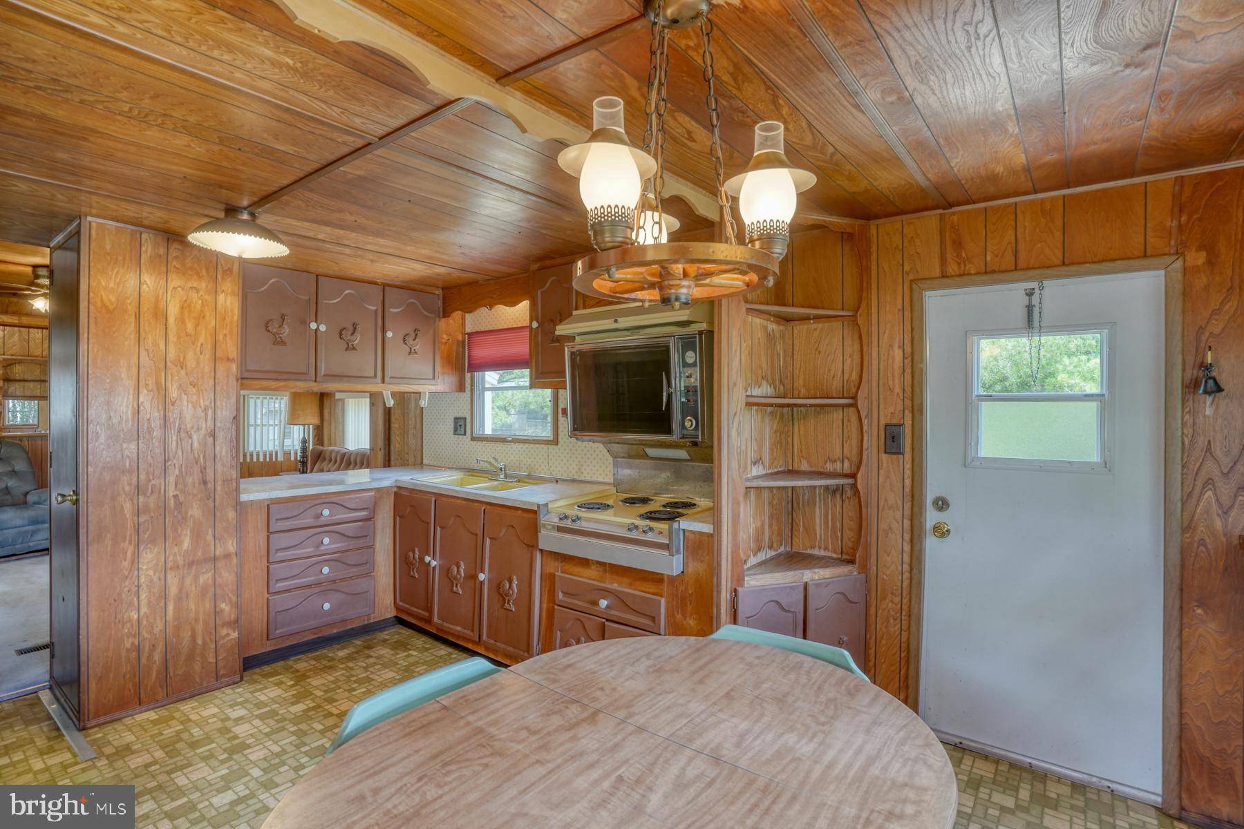 Rehoboth Beach, DE 19971,207 MIDWAY DR