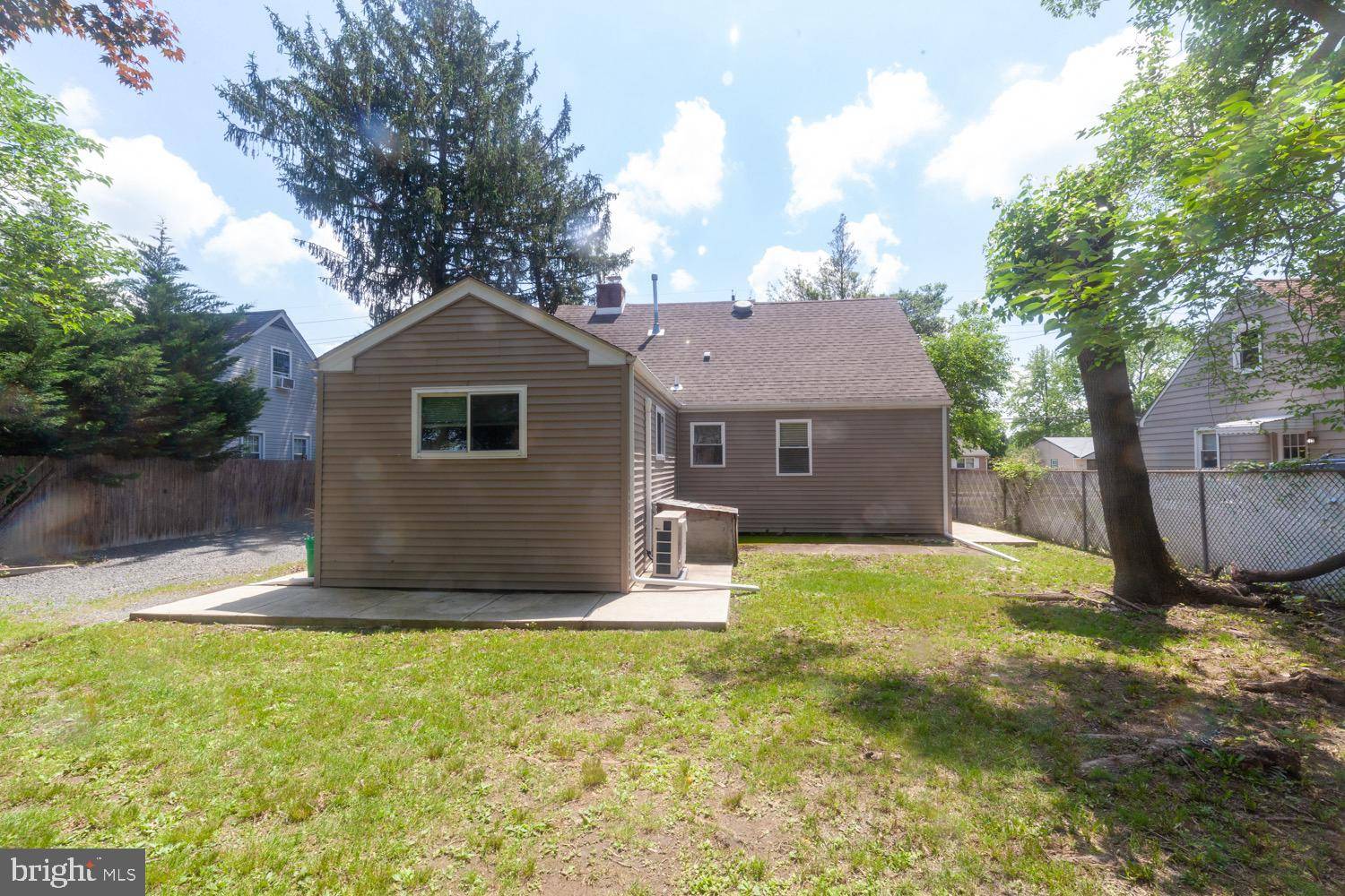 Barrington, NJ 08007,143 W GLOUCESTER PIKE