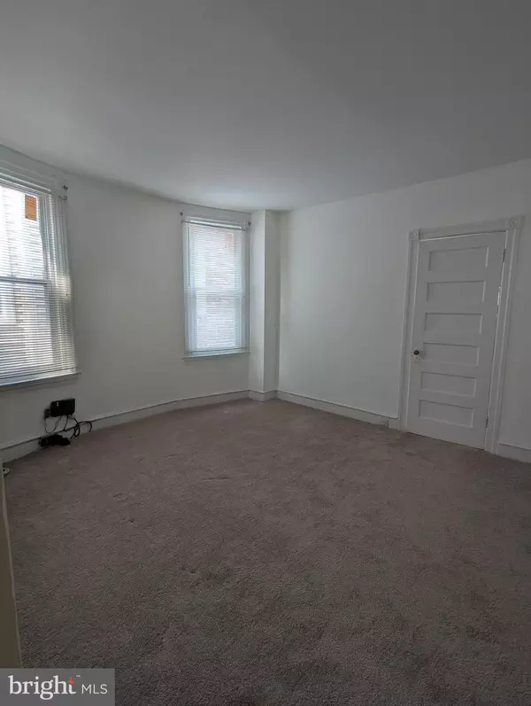 Philadelphia, PA 19141,5947 N 13TH ST #2