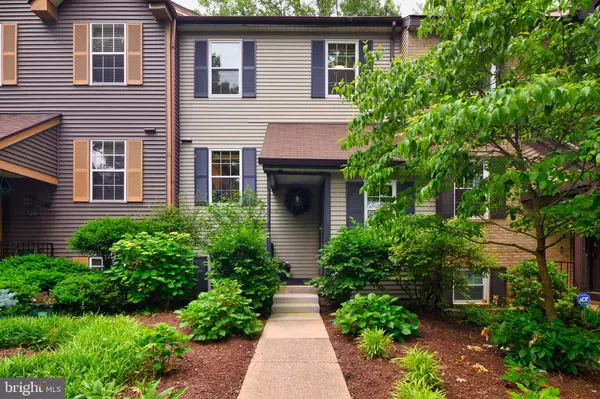 Columbia, MD 21045,7211 HARBOR LN #3-6