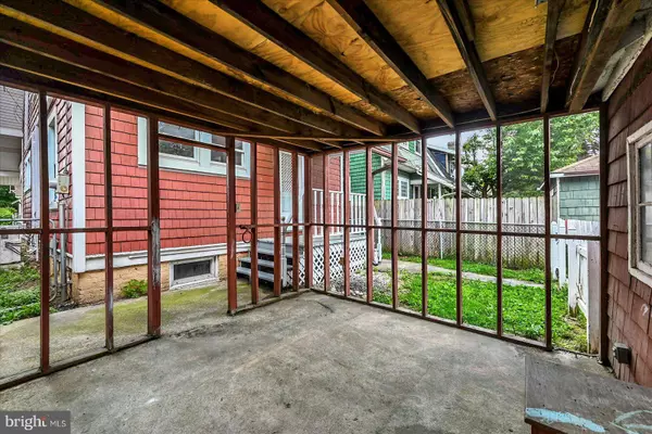 York, PA 17403,939 WAYNE AVE