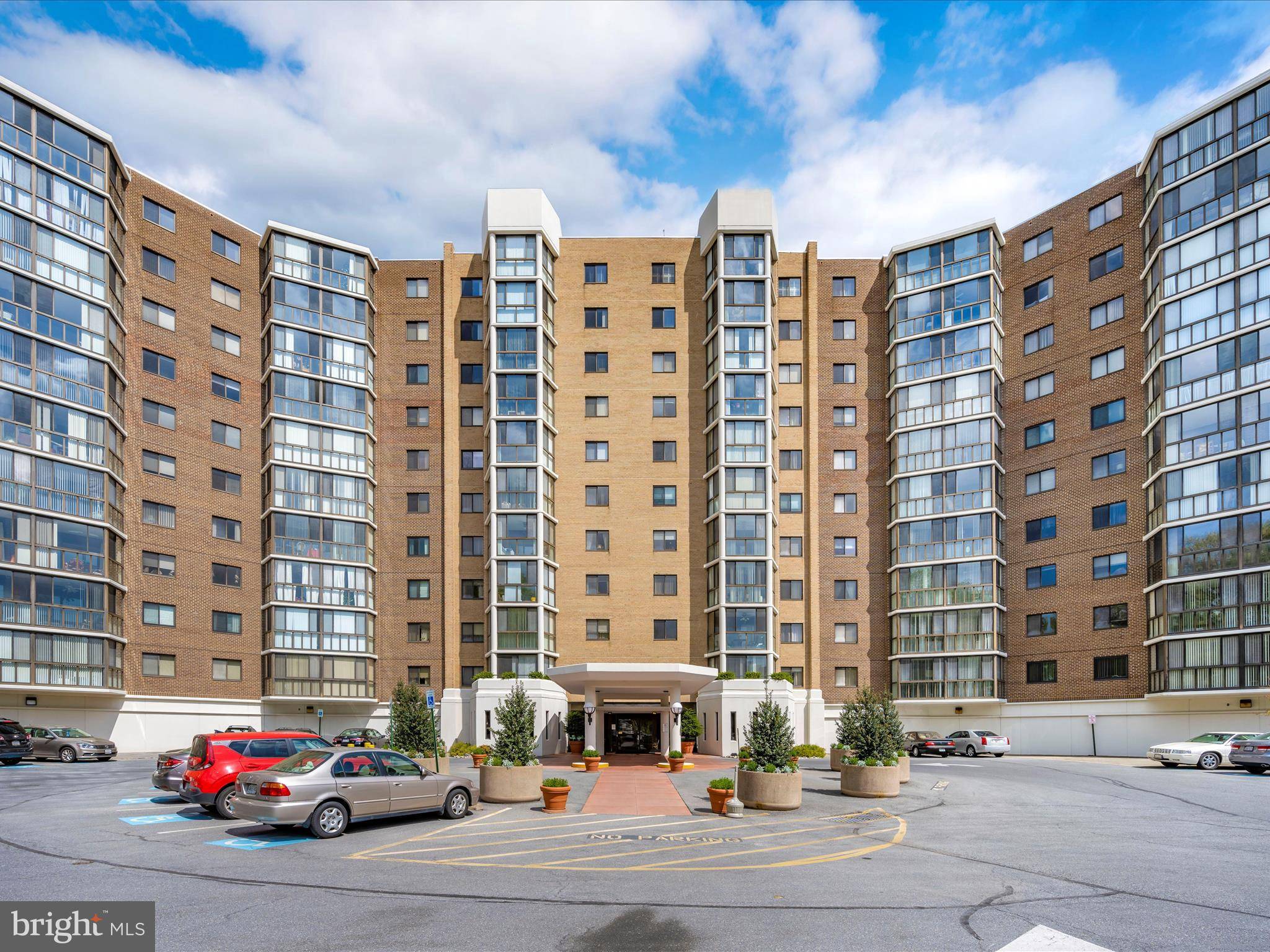 15100 INTERLACHEN DR #4-320, Silver Spring, MD 20906