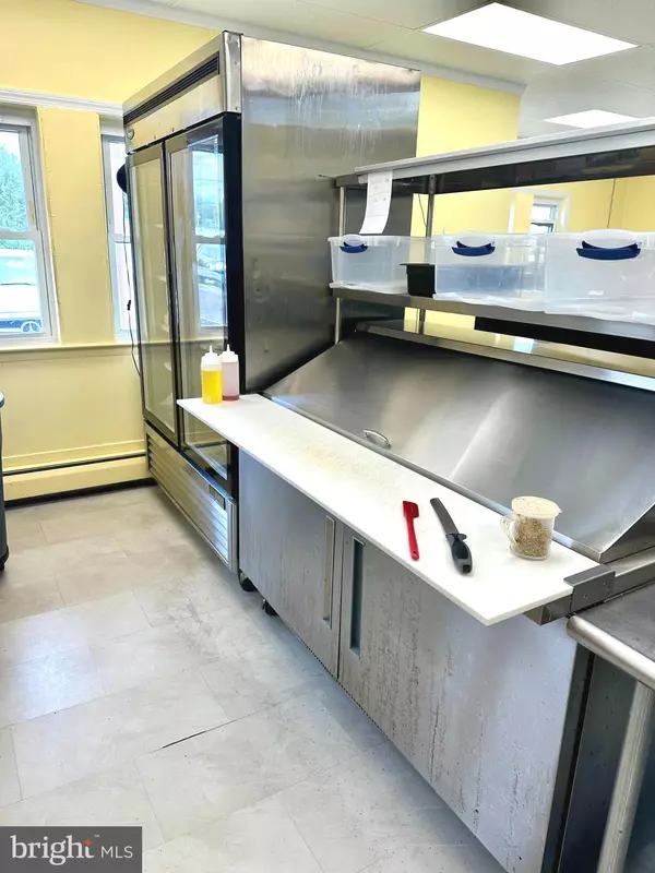 Berlin, NJ 08009,111 W WHITE HORSE PIKE