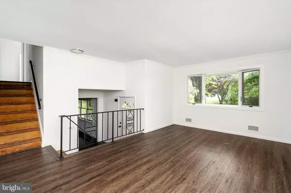 Ewing, NJ 08638,4 BITTERSWEET ROAD