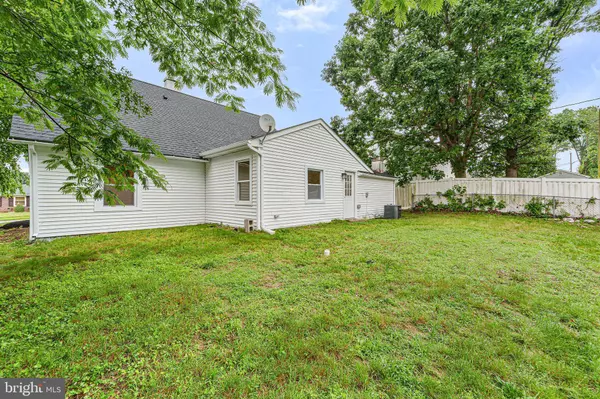 Willingboro, NJ 08046,14 PEACHFIELD LN