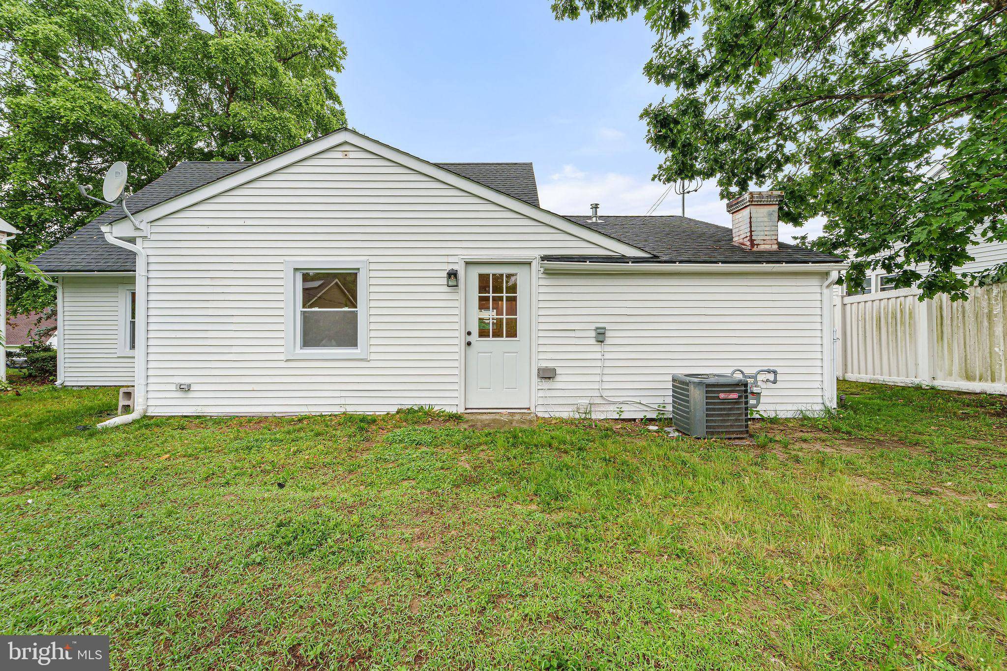 Willingboro, NJ 08046,14 PEACHFIELD LN