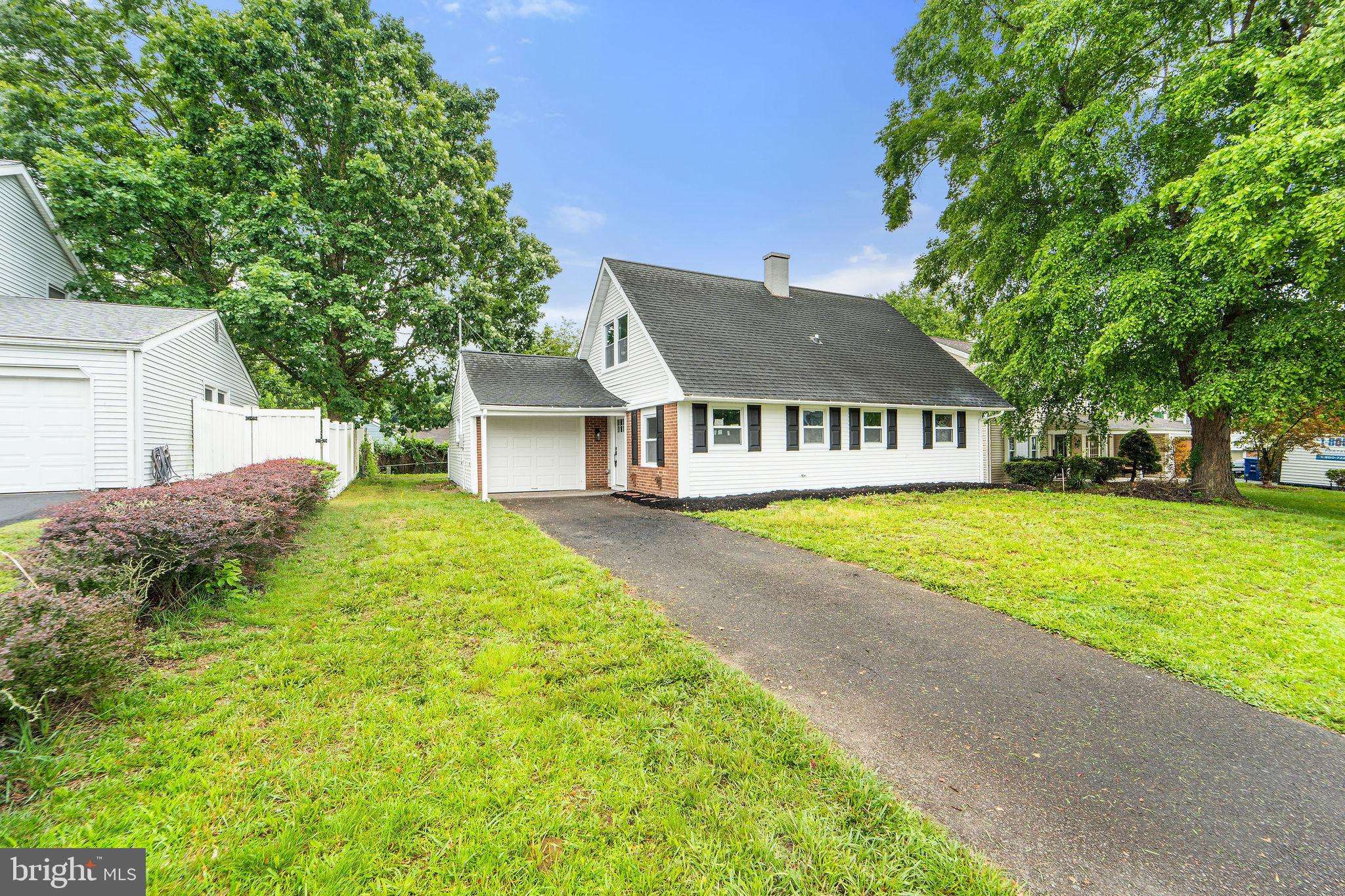 Willingboro, NJ 08046,14 PEACHFIELD LN