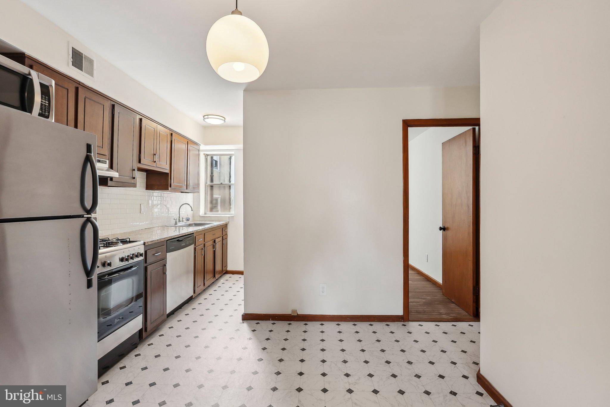 Philadelphia, PA 19147,824 FITZWATER ST #2F