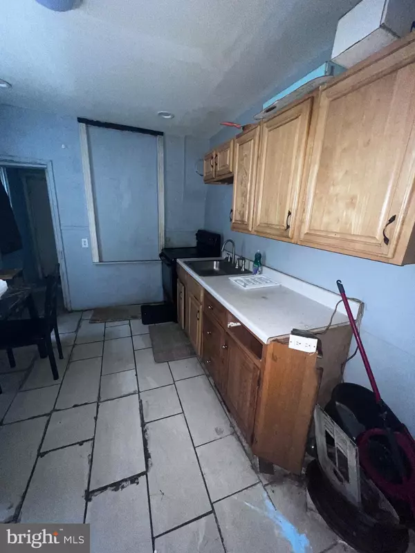 Philadelphia, PA 19142,6639 YOCUM ST