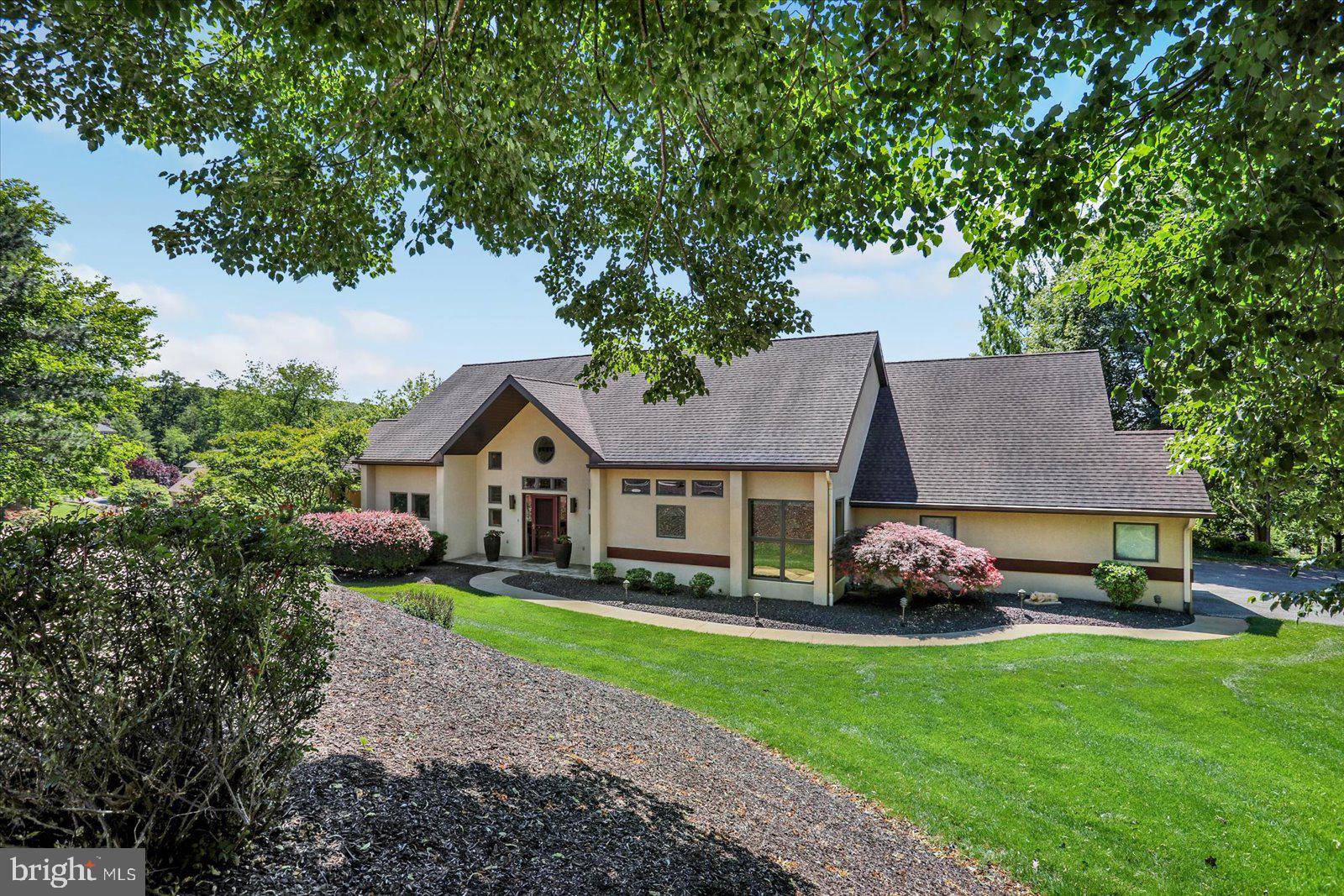 3350 SAINT JOHNS CT, York, PA 17406