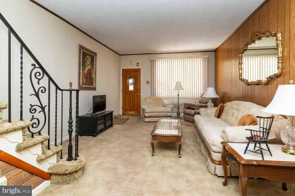 Philadelphia, PA 19134,3266 SALMON ST