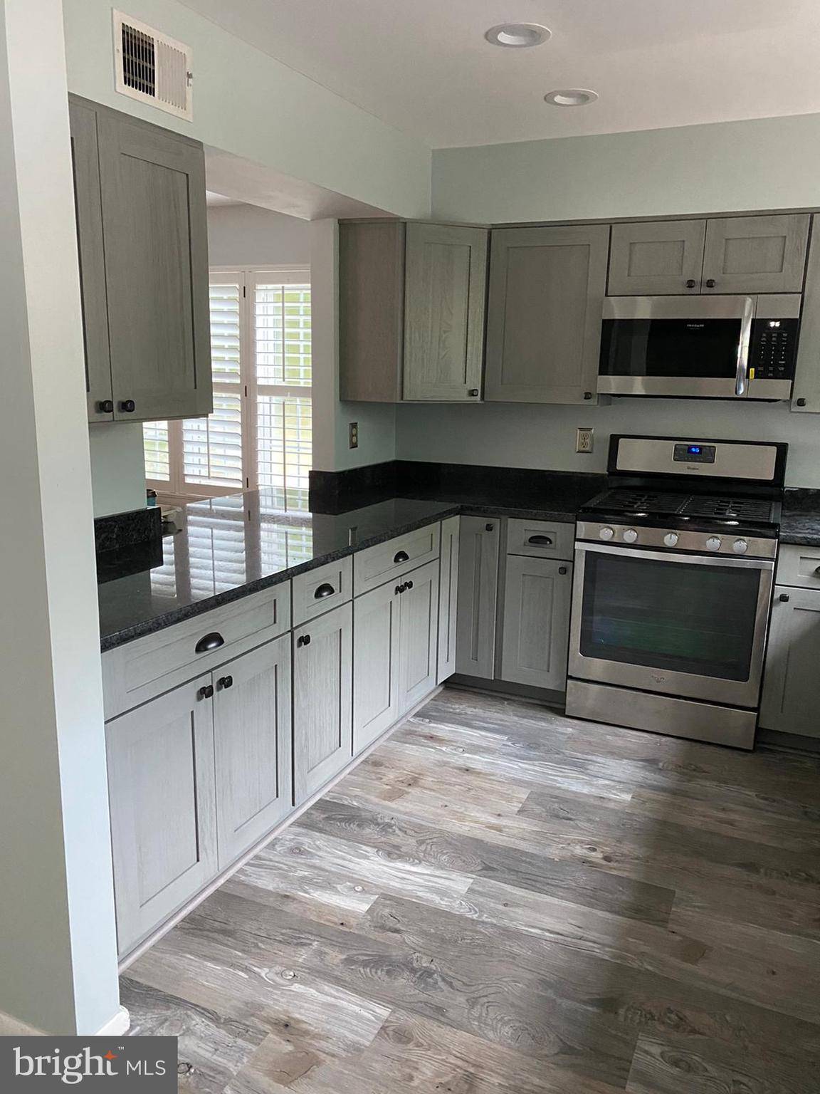 Lorton, VA 22079,8326 LINDEN OAKS CT