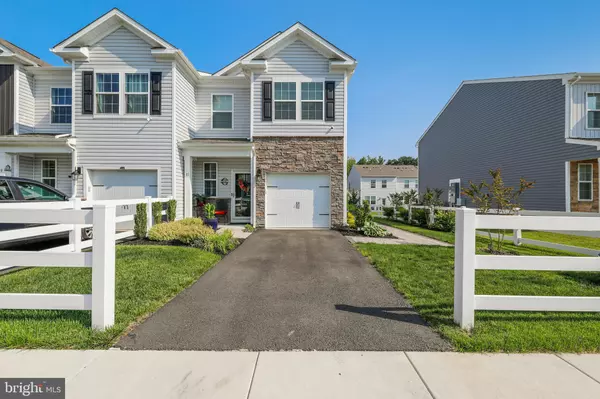 11 PEREGRINE WAY, Burlington, NJ 08016