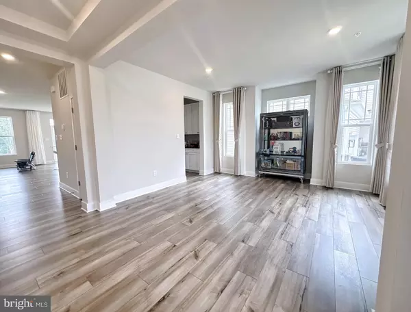 White Plains, MD 20695,5172 NEWPORT CIR