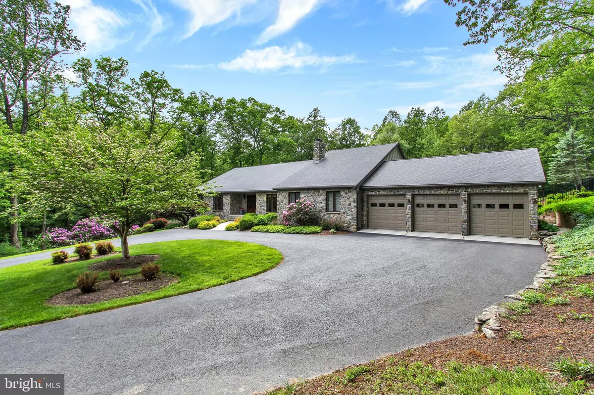 Hanover, PA 17331,1669 BECK MILL RD