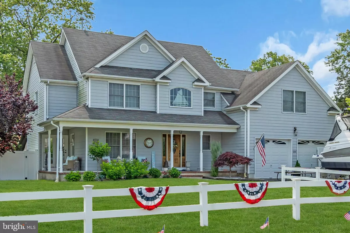 Lanoka Harbor, NJ 08734,689 LAKE BARNEGAT DR NO