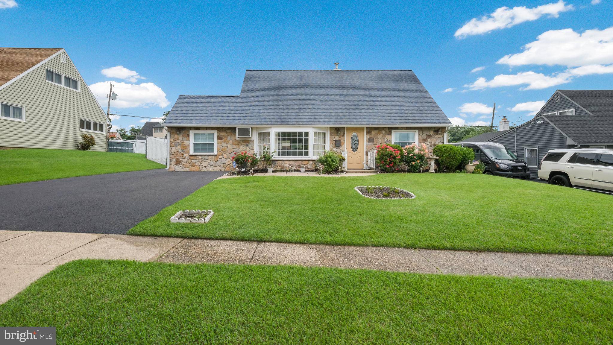 Levittown, PA 19056,126 HEARTWOOD RD
