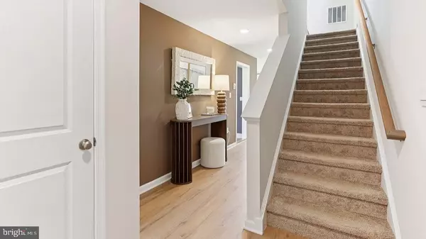 Waretown, NJ 08758,19 BAYBREEZE DR