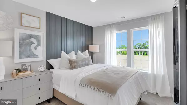 27 BAYBREEZE DR, Waretown, NJ 08758