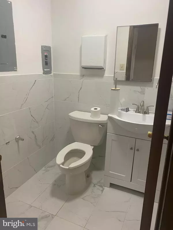 Mays Landing, NJ 08330,800 RT 50 #B 2 2ND FLOOR