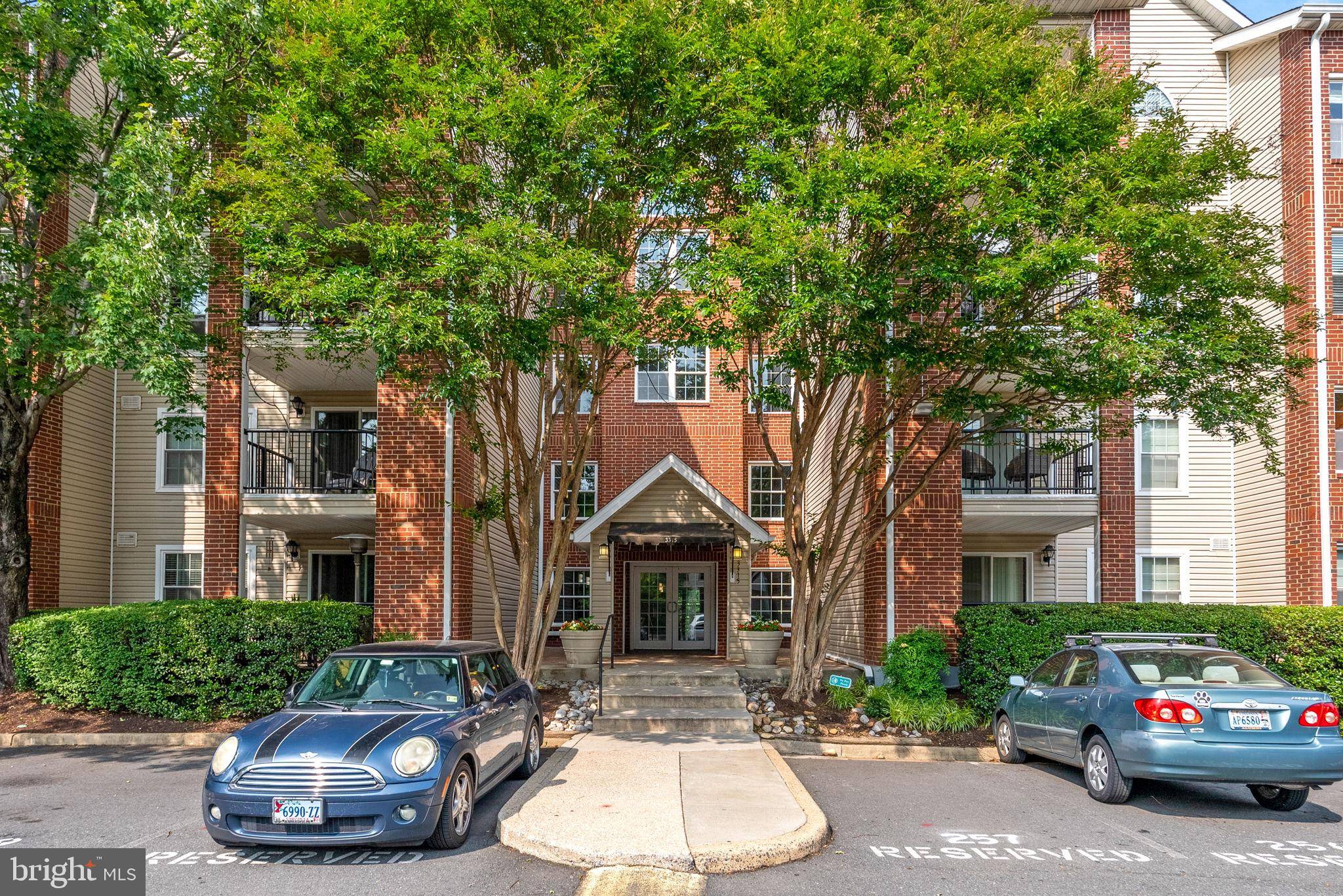 Alexandria, VA 22302,3315 WYNDHAM CIR #1223