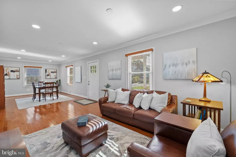 2911 BROOK DR, Falls Church, VA 22042