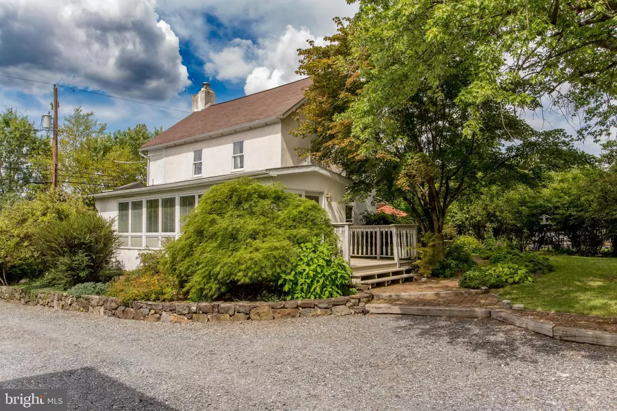 3416 BURSONVILLE RD, Riegelsville, PA 18077