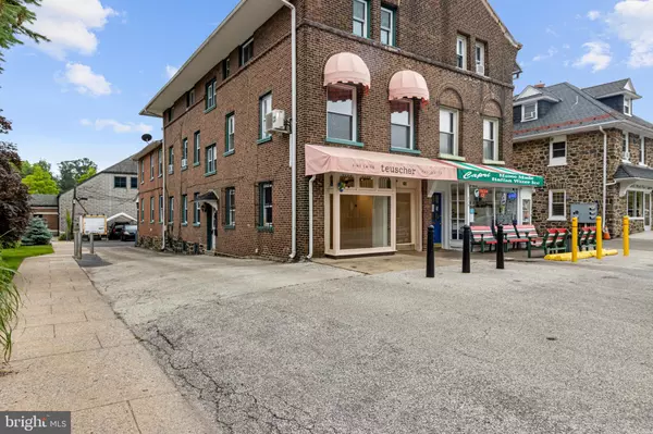 Wayne, PA 19087,240 E LANCASTER AVE #RETAIL UNIT