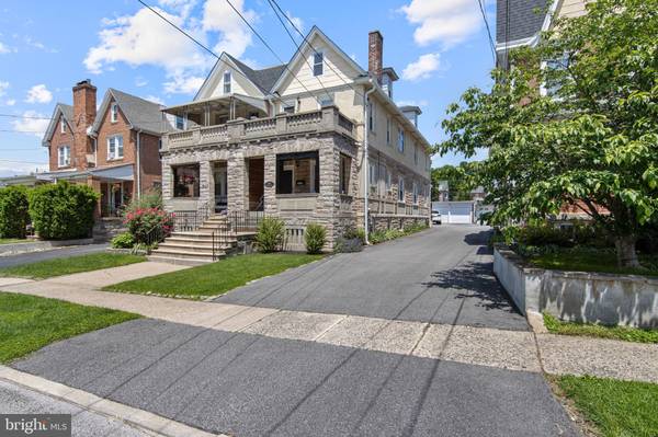 Ardmore, PA 19003,2625 CHESTNUT AVE