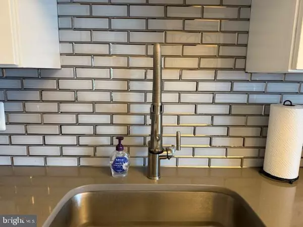 Alexandria, VA 22304,309 YOAKUM PKWY #1809