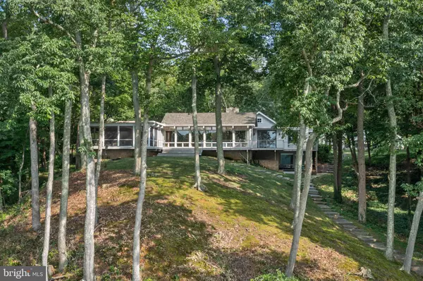 Annapolis, MD 21403,917 ARBUTUS RD