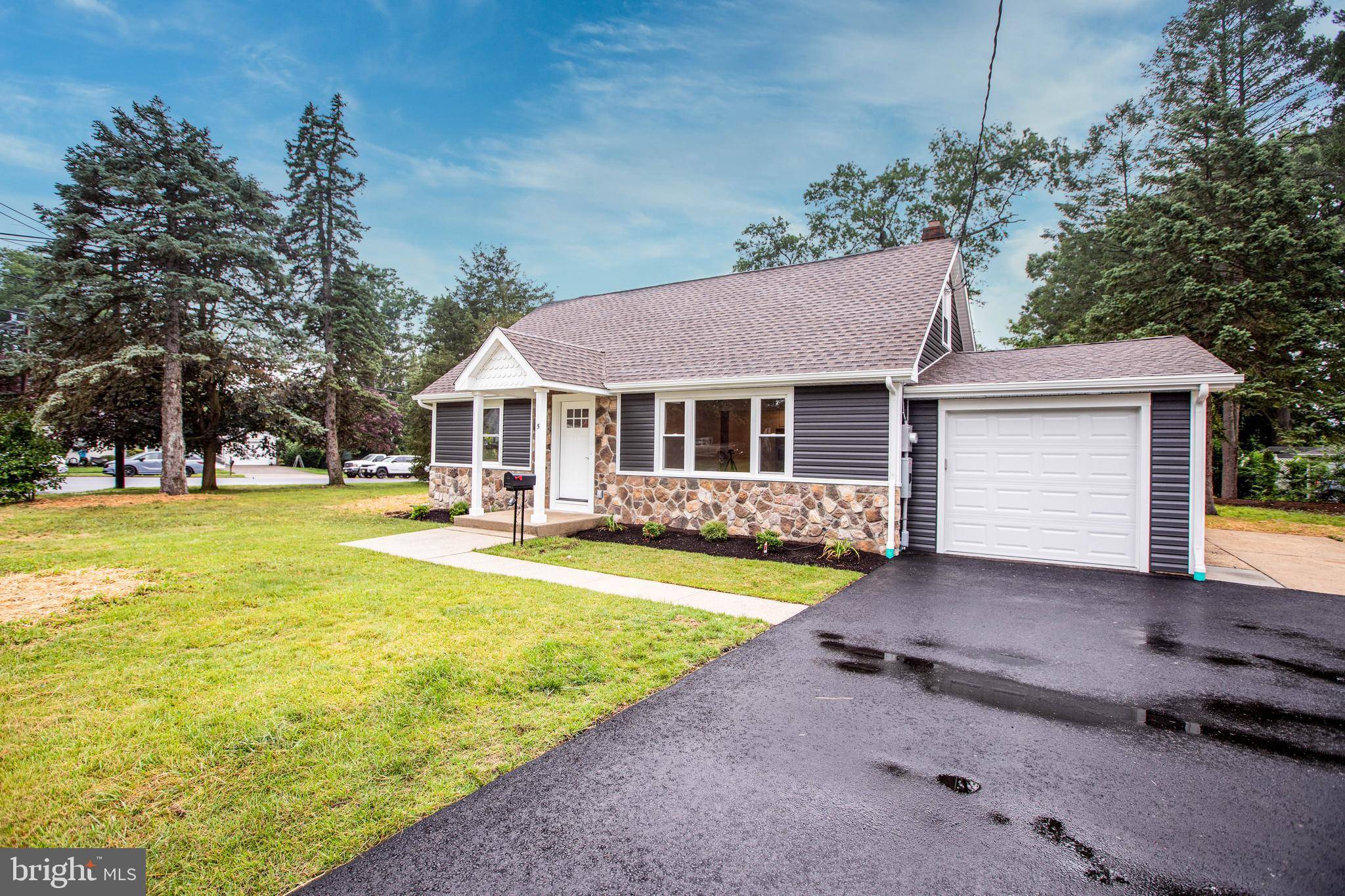 Hamilton, NJ 08619,5 COLD SPRING RD