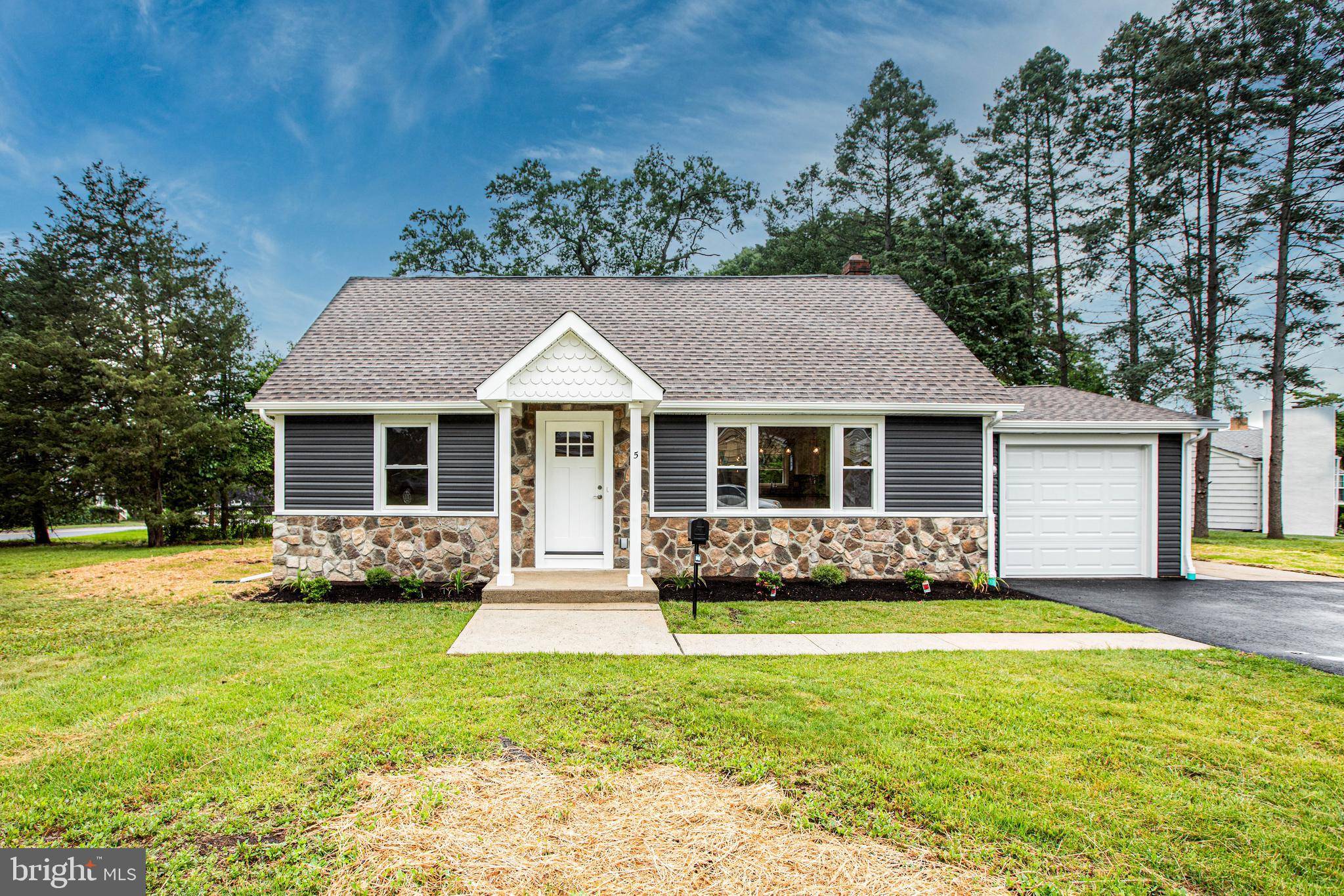 5 COLD SPRING RD, Hamilton, NJ 08619