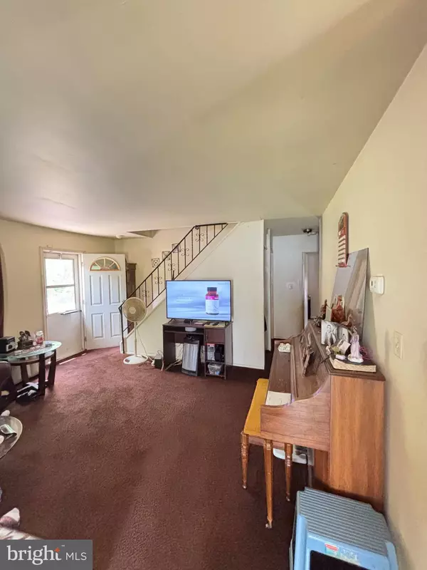 Willingboro, NJ 08046,9 BONNIE LN