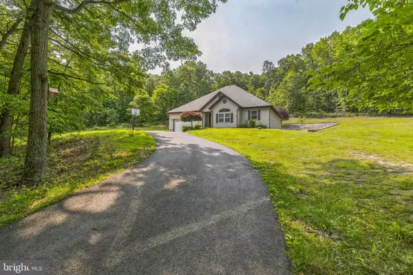 Front Royal, VA 22630,30 WOODED LN