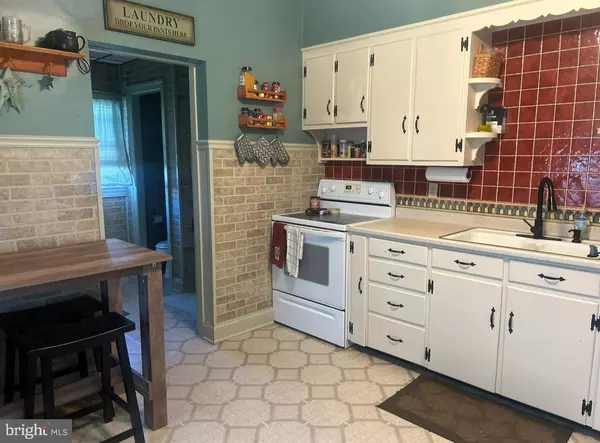 Quakertown, PA 18951,136 S 9TH ST