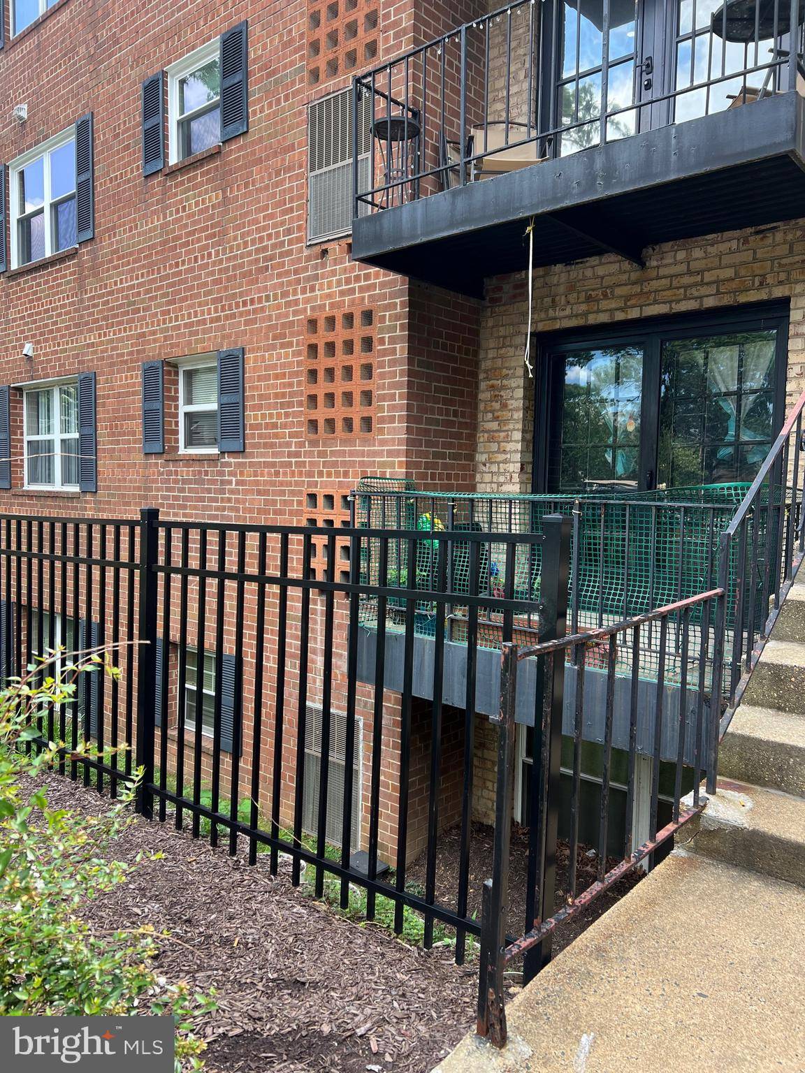 Alexandria, VA 22312,424 N ARMISTEAD ST N #101