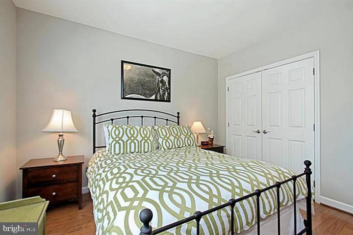 Arlington, VA 22207,2101 N MONROE ST #110
